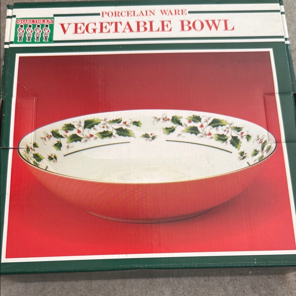 NEW Vintage Christmas Vegetable Bowl